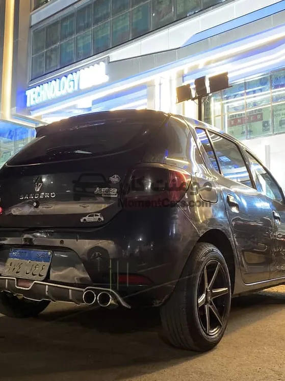 رينو سانديرو 2017 اتوماتيك فبريكة حالة ممتازة