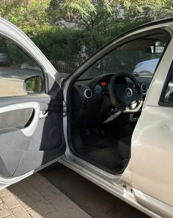 رينو سانديرو 2014 اتوماتيك للبيع 1600 سي سي