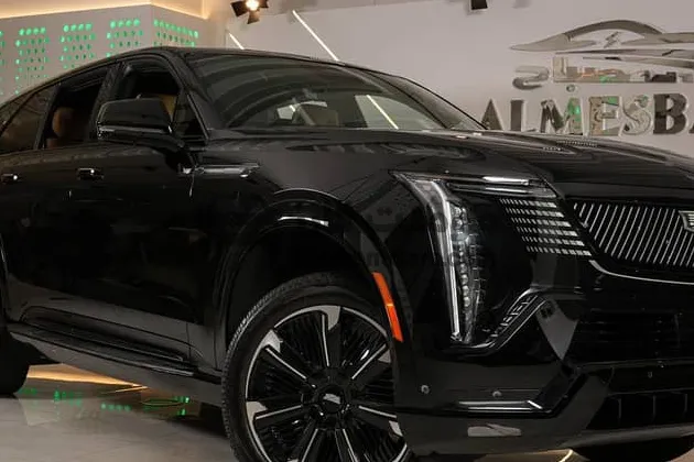 كاديلاك إسكاليد IQ 2025 سبورت 2 كهرباء للبيع