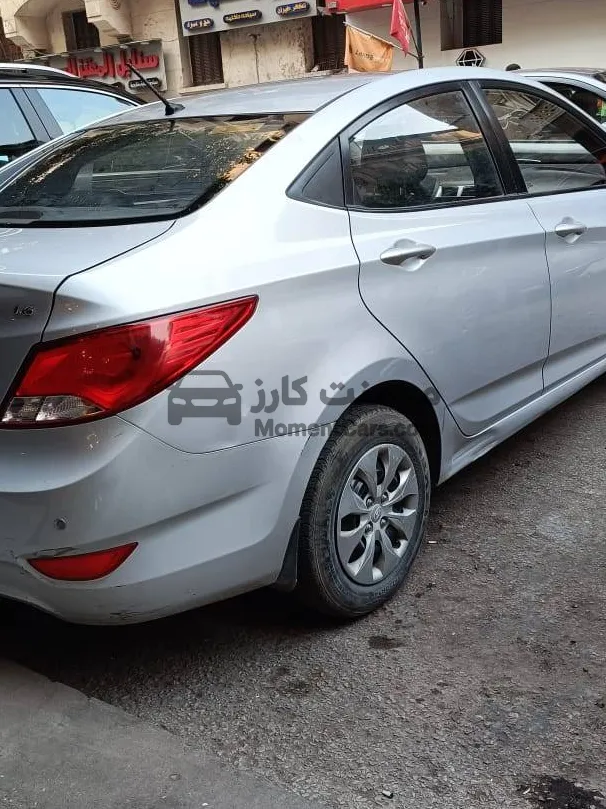 هيونداي أكسنت 2017 اتوماتيك فتحة سقف فرش جلد للبيع