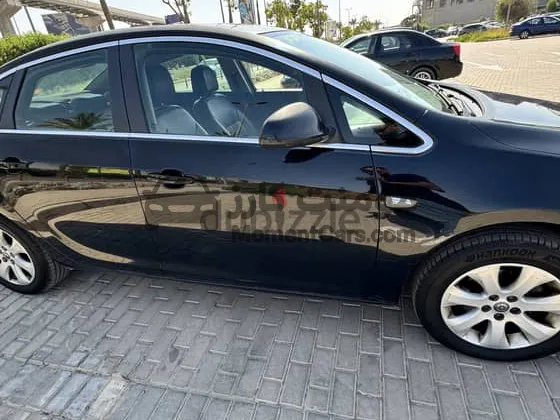 أوبل أسترا 2020 تربو 1.4 بحالة ممتازة وصيانة توكيل