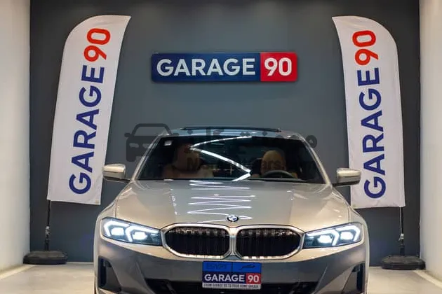 BMW 320i Luxury 2023 وكيل كسر زيرو للبيع