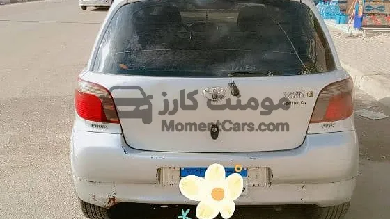 تويوتا ياريس 2000 مانيوال 1000 سي سي فابريكة للبيع