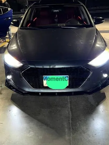 إلنترا 2017 أوتوماتيك 1800cc فابريكة حالة ممتازة للبيع