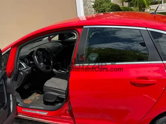 أوبل أسترا 2015 اتوماتيك - حالة ممتازة - أول مالك