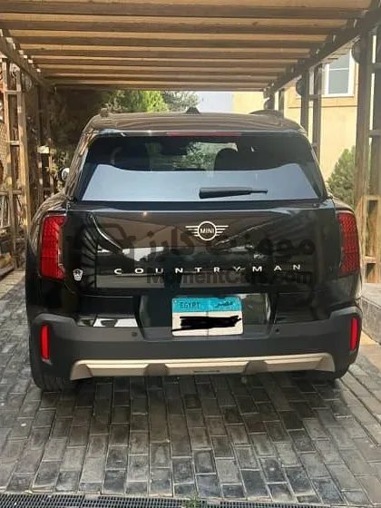 ميني كونتري مان 2024 أوتوماتيك مستعملة للبيع كاش