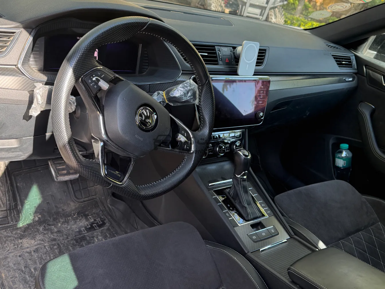 سكودا سوبيرب 2022 سبورت لاين 44,000 كم