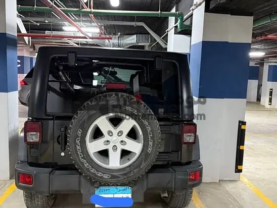 جيب رانجلر 2015 حاله ممتازة وكم قليل للبيع