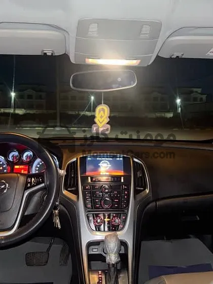 أوبل أسترا 2016 أوتوماتيك للبيع