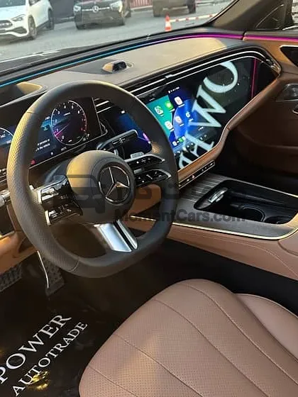 مرسيدس E200 2025 زيرو كاملة فتحة سقف وشاشات