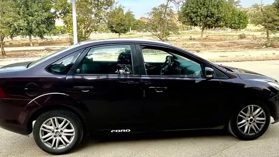 فورد فوكس 2009 اتوماتيك فتحة سقف عداد 175 ألف