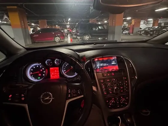 اوبل استرا 2016 اتوماتيك حالة ممتازة للبيع