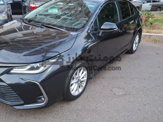 تويوتا كورولا 2022 أوتوماتيك فابريكة - الفئة الثالثة