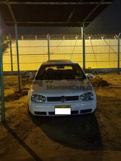 فولكس فاجن جولف 4 موديل 1998 مانيوال 2000 سقف