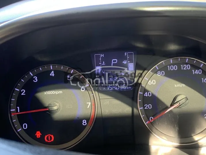 هيونداي اكسنت 2016 اتوماتيك فتحة سقف عداد قليل