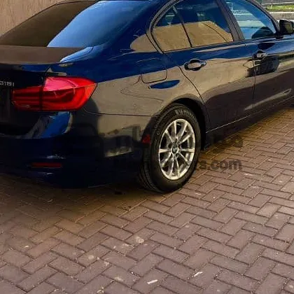 بي ام دبليو 318 موديل 2018 جلد 78 ألف كم