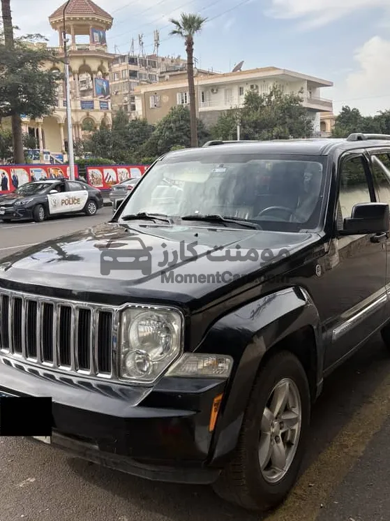 جيب شيروكي 2012 KK فتحة سقف - أول يد