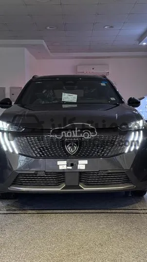 بيجو 5008 موديل 2015 1.6 تيربو أول يد بحالة ممتازة