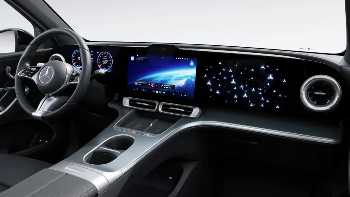 مرسيدس GLC 300 كهرباء 2026 زيرو | فخامة وذكاء