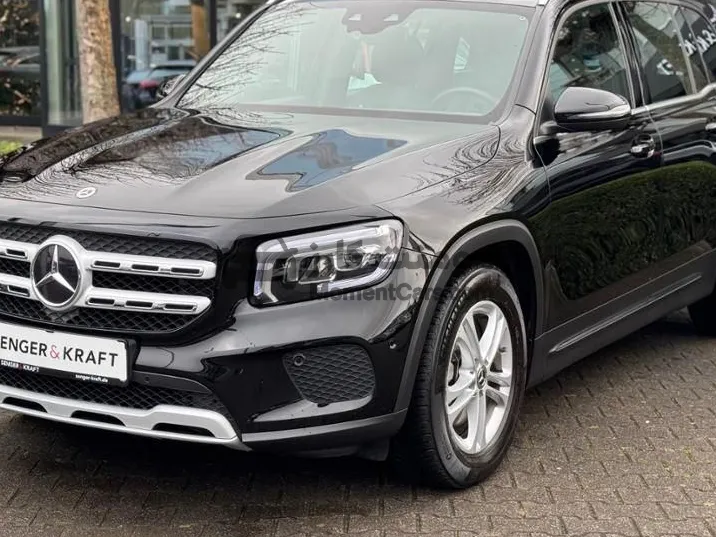 مرسيدس GLB 200 موديل 2023 اتوماتيك للبيع