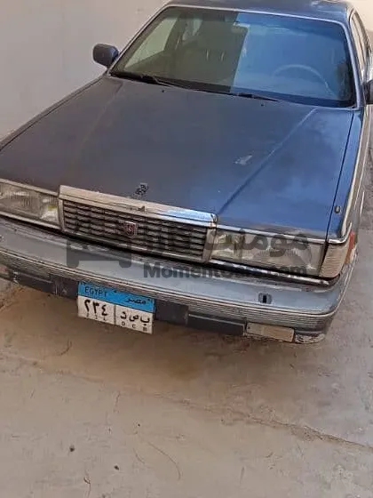 مازدا 929 موديل 1990 مانيوال 2000 سي سي للبيع