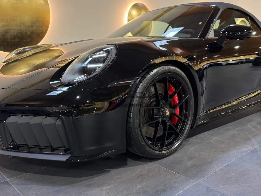 بورش 911 كاريرا 2025 كوبيه جديدة للبيع