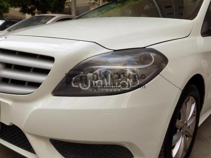 مرسيدس B180 2014 أوتوماتيك حالتها ممتازة للبيع