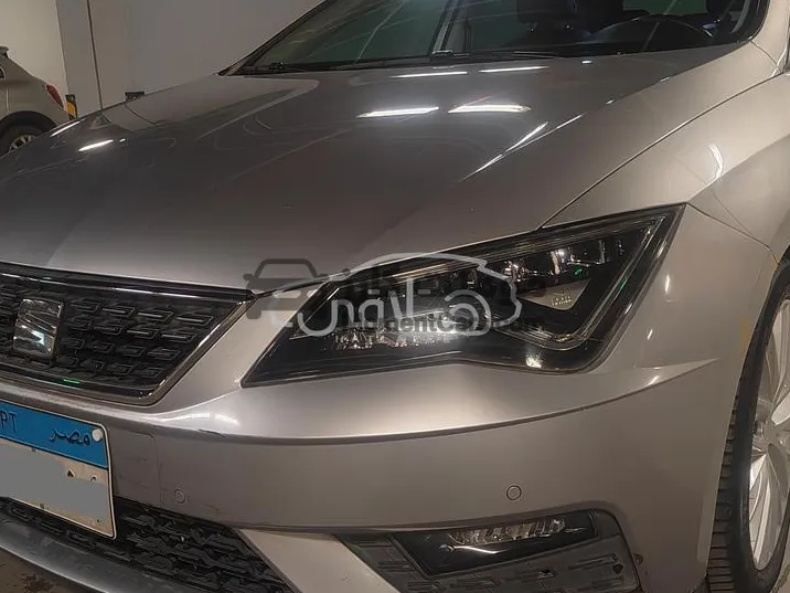 سيات ليون 2020 FR أعلى فئة بصمة وفتحة سقف