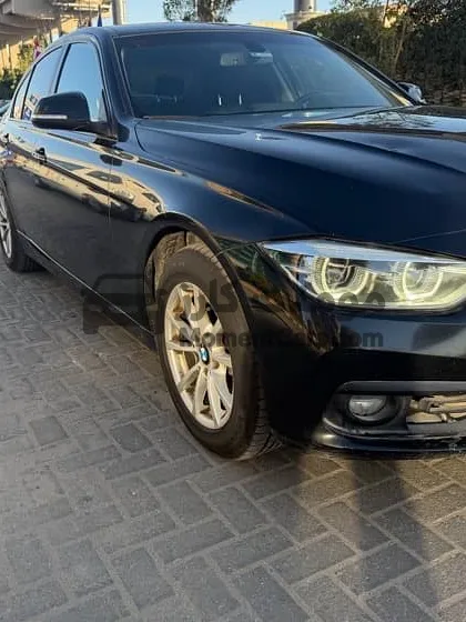 BMW 318 موديل 2019 فابريكة بالكامل وصيانة توكيل