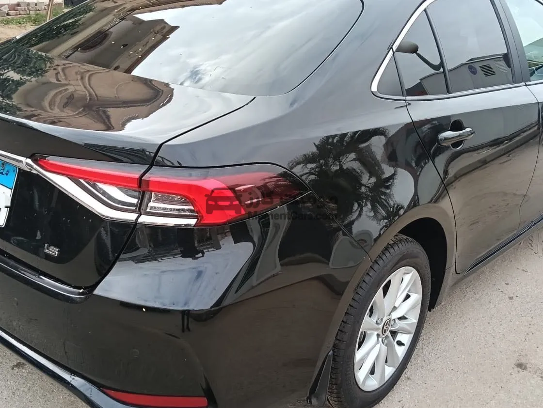 تويوتا كورولا 2023 اتوماتيك فابريكة فتحة سقف