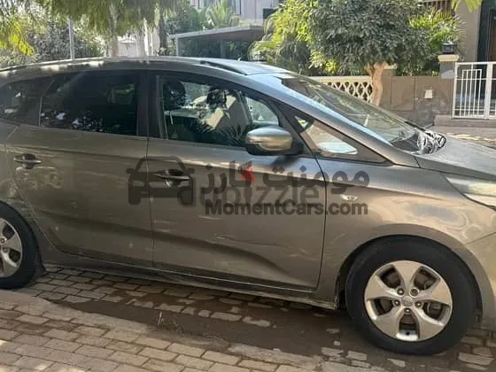 كيا كارينز 2014 اتوماتيك للبيع - 201 ألف كم
