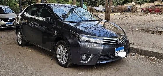 تويوتا كورولا 2015 أعلى فئة بصمة 71 ألف كم للبيع