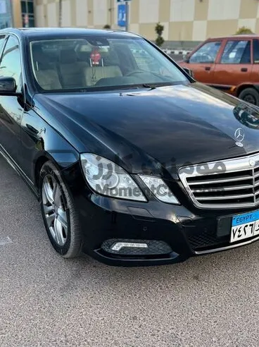 مرسيدس E300 2010 كاملة أتوماتيك حالة ممتازة للبيع