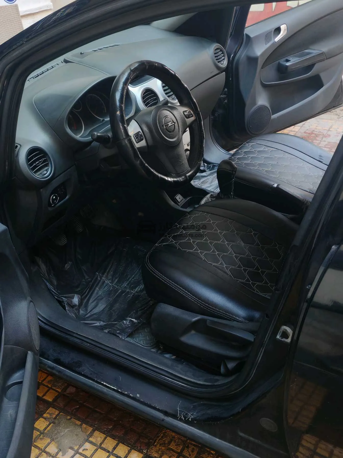 أوبل كورسا 2012 مانيوال هاتشباك للبيع