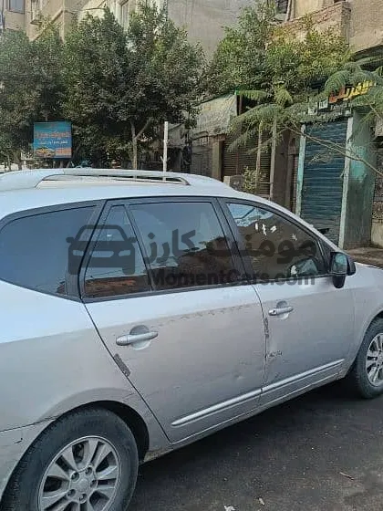 كيا كارينز 2011 اتوماتيك للبيع عائلية واسعة