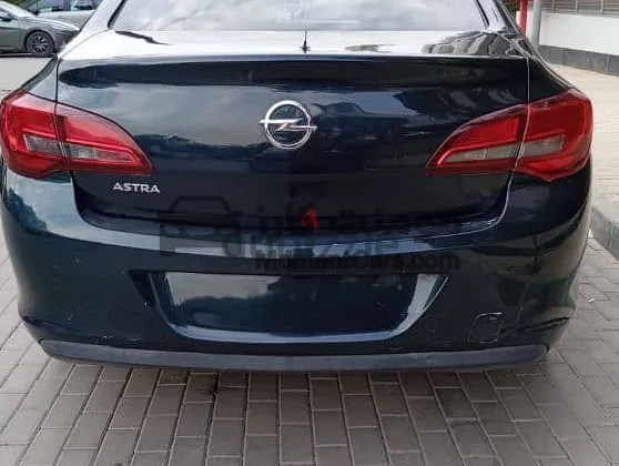 اوبل استرا 2017 اتوماتيك فرش جلد عداد 210 ألف