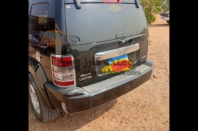 جيب ليبرتي 2009 6 سلندر فتحة سقف