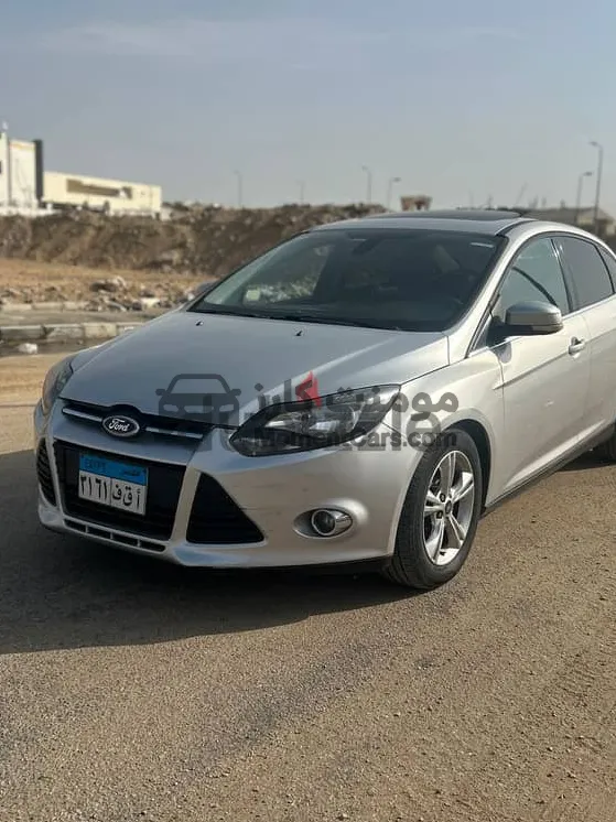 فورد فوكس 2014 اتوماتيك فتحة سقف وكاميرا للبيع