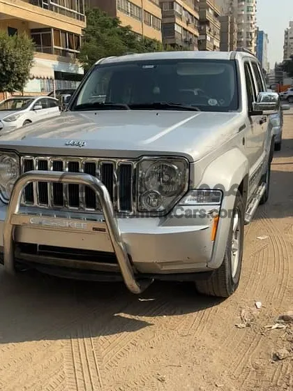 جيب شيروكي 2011 فابريكة بالكامل أعلى فئة Limited للبيع