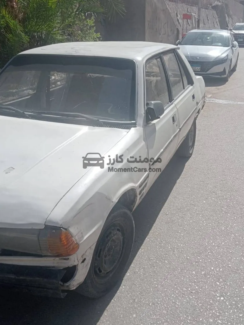 بيجو 305 موديل 1979 للبيع