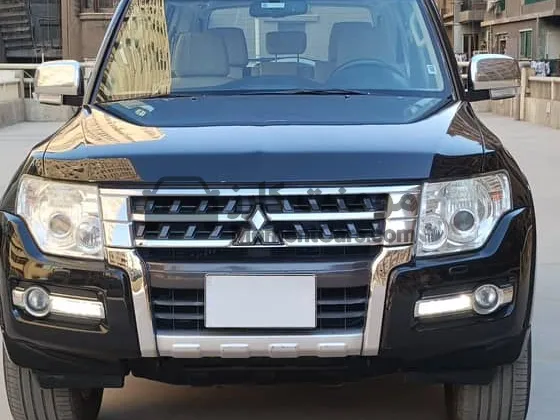 ميتسوبيشي باجيرو 2018 موتور 3800 CC للبيع
