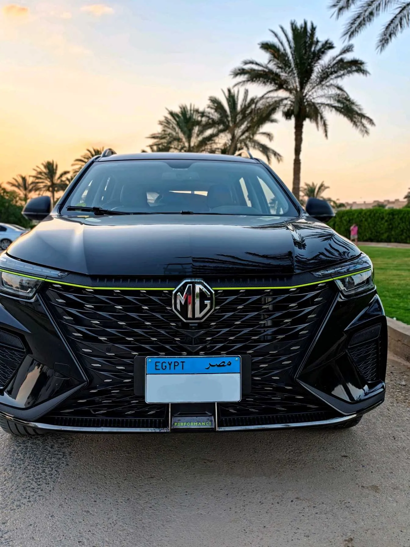 للبيع MG RX5 Plus بلاك إيديشين 2024 أعلى فئة