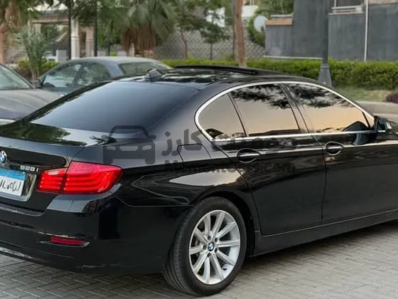 بي ام دبليو 528i موديل 2015 فئة Luxury بحالة ممتازة للبيع