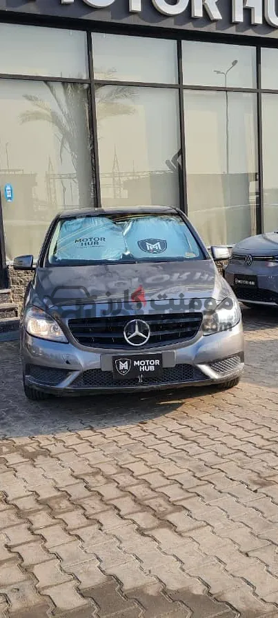 مرسيدس B180 2014 بحالة ممتازة 48 ألف كم للبيع