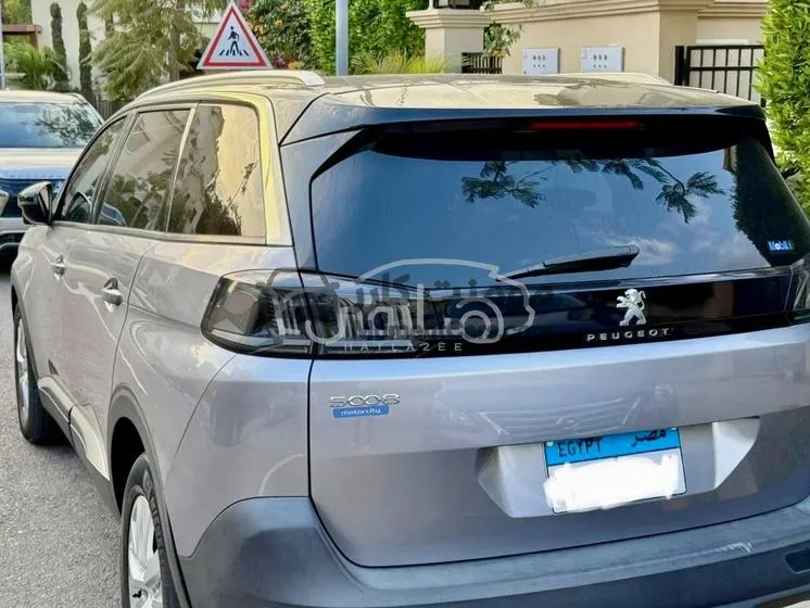 بيجو 5008 موديل 2022 فئة Allure للبيع
