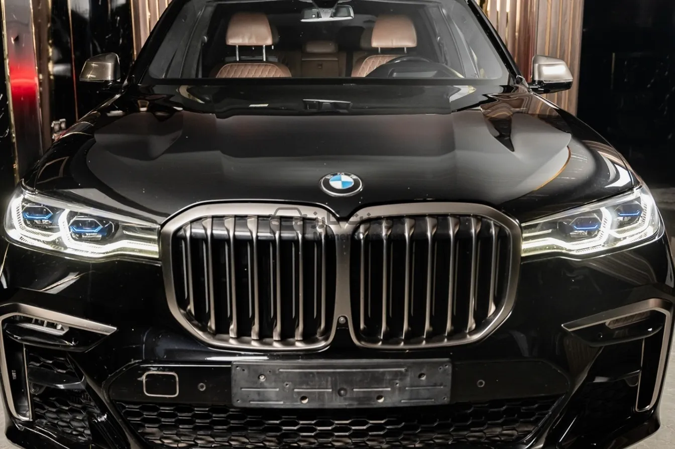 بي ام دبليو X7 2021 V8 للبيع