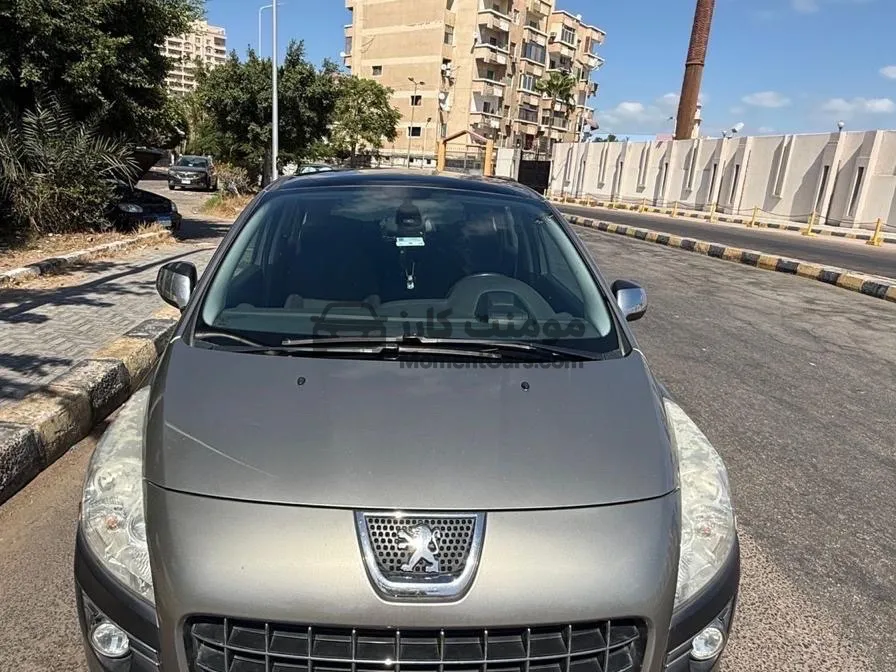 بيجو 3008 موديل 2013 للبيع سقف بانوراما