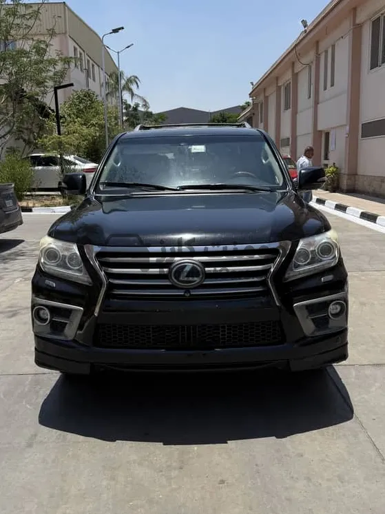 لكزس LX 570 موديل 2015 مالك أول للبيع