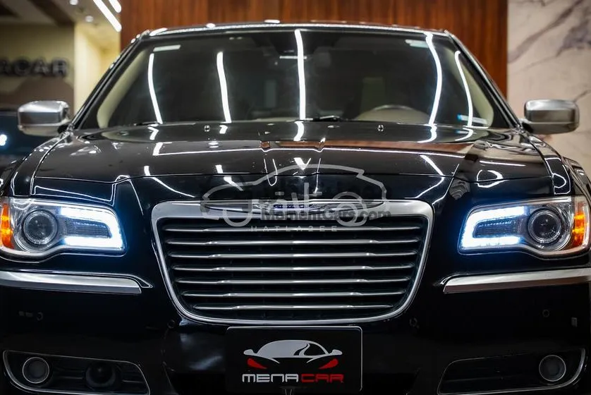 كرايسلر 300C موديل 2013 للبيع