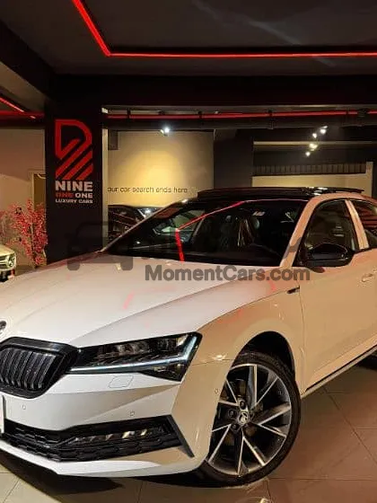 سكودا سوبرب 2024 سبورت لاين هايبرد كسر زيرو للبيع